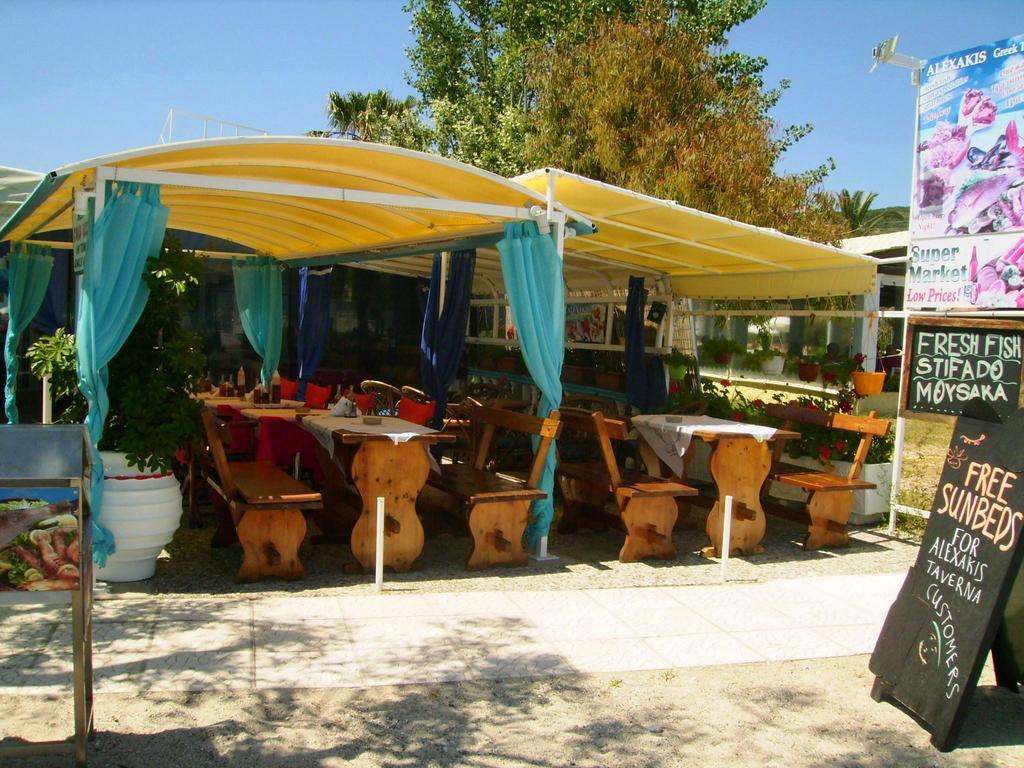 Aggelos Family Hotel Moraitika Extérieur photo