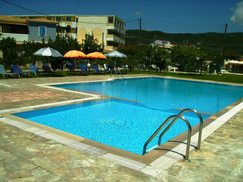 Aggelos Family Hotel Moraitika Extérieur photo