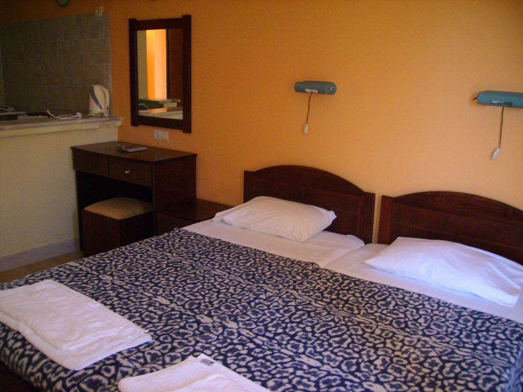Aggelos Family Hotel Moraitika Extérieur photo
