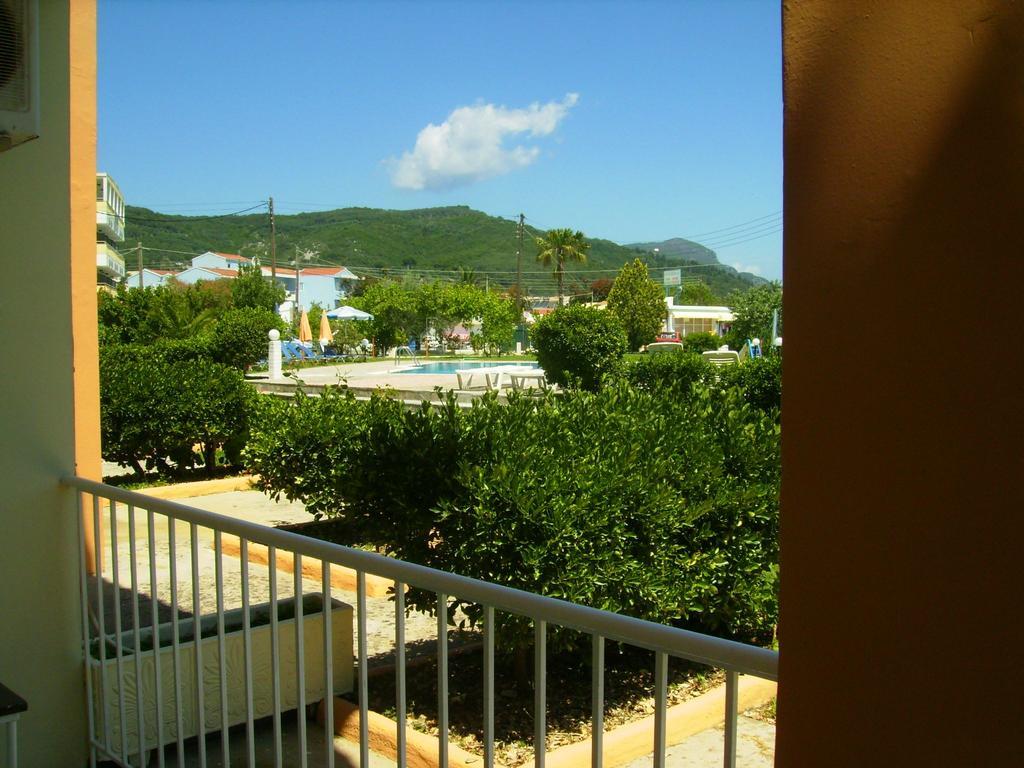 Aggelos Family Hotel Moraitika Extérieur photo