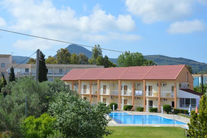 Aggelos Family Hotel Moraitika Extérieur photo