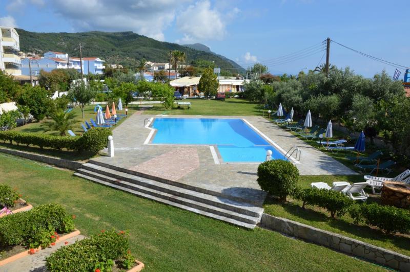 Aggelos Family Hotel Moraitika Extérieur photo